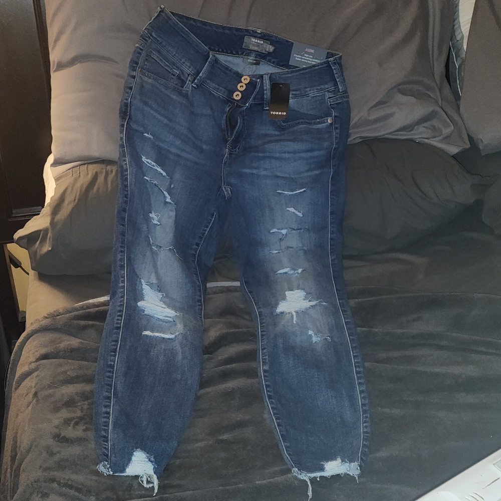 NWT Size 12 Torrid destructed jeans